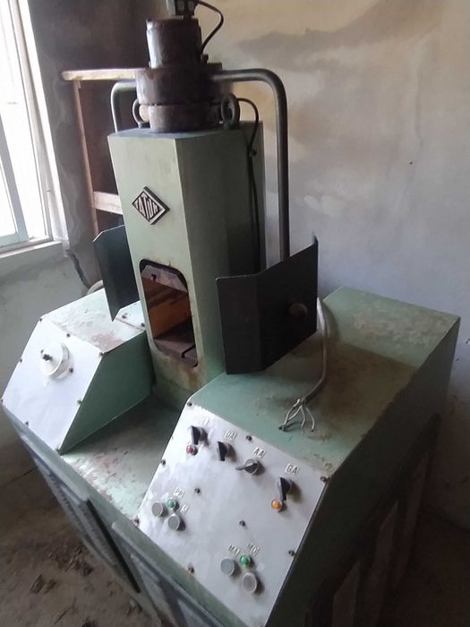 Prensa Hidráulica Tatum 200TM - Mod. TH-2000 III 380v - Peso 958Kgs