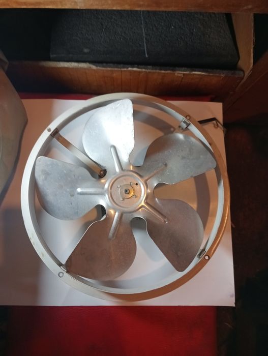 Вентилятор обдува, охлаждения.