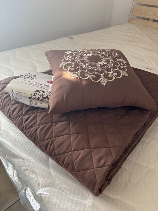 Narzuta  na łóżko 220x240 cm