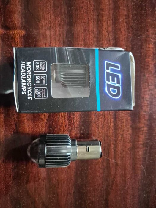 Farol LED Branco para Mota