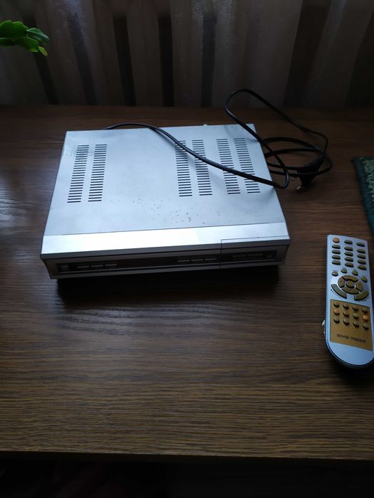 Цифровий супутниковий приймач EVO 700S