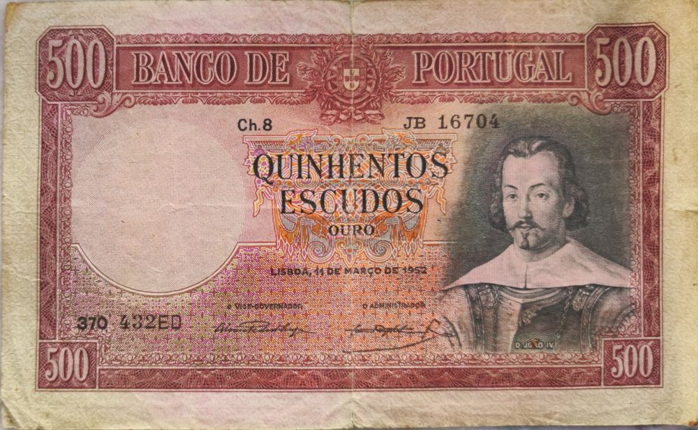 Notas antigas em bom estado