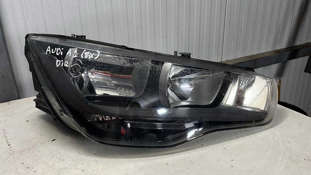 Farol Direito AUDI A1 Sportback (8XA, 8XF) 1.6 TDI