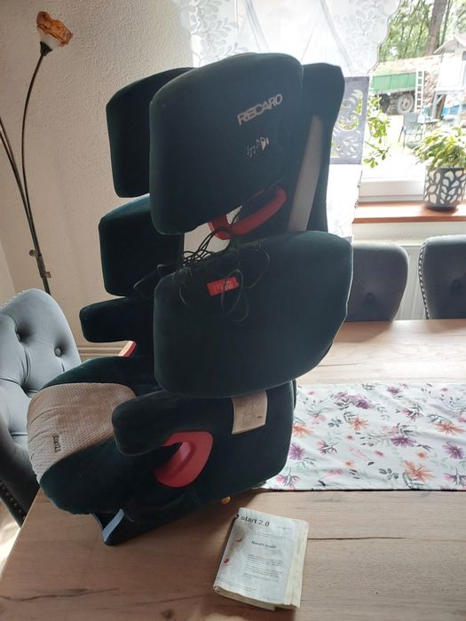 Fotelik Rekaro start 2.0 z głośnikami