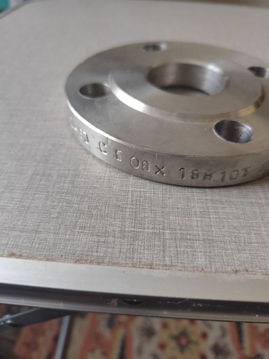 Фланці з нержавійки для з'єднання трубопроводів