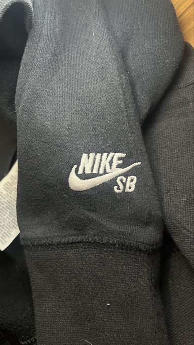 Camisola nike SB Preta