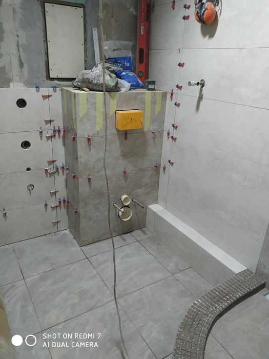 Виконуємо будівельні роботи.