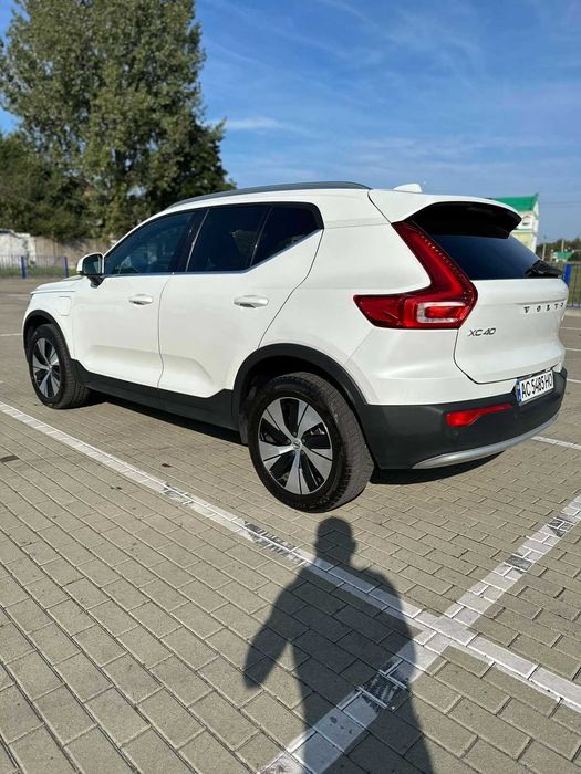 Volvo XC40 2022 1.5 бензин плагін
