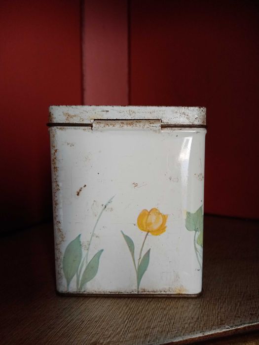 Quatro latas vintage