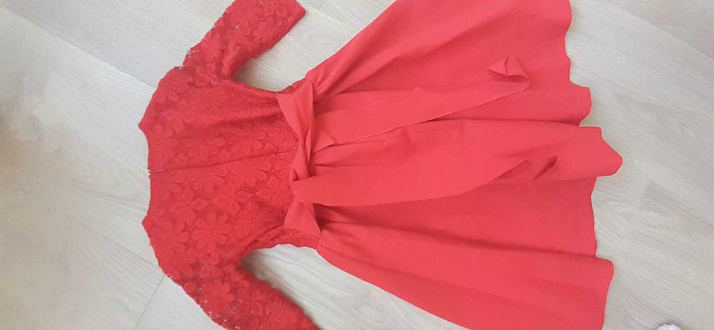 Святкова сукня на дівчинку 110- 116р.