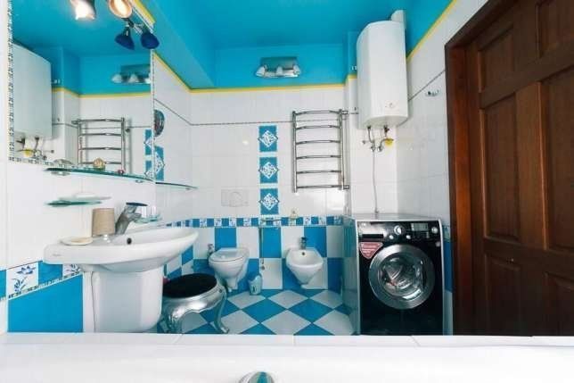 WOW Хостел Киев Дешево Месяц 1500 грн. Неделя 400 грн. Сутки 100 грн.