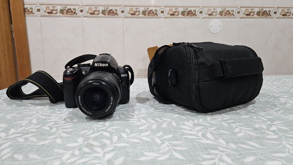 Nikon D3000 disponível