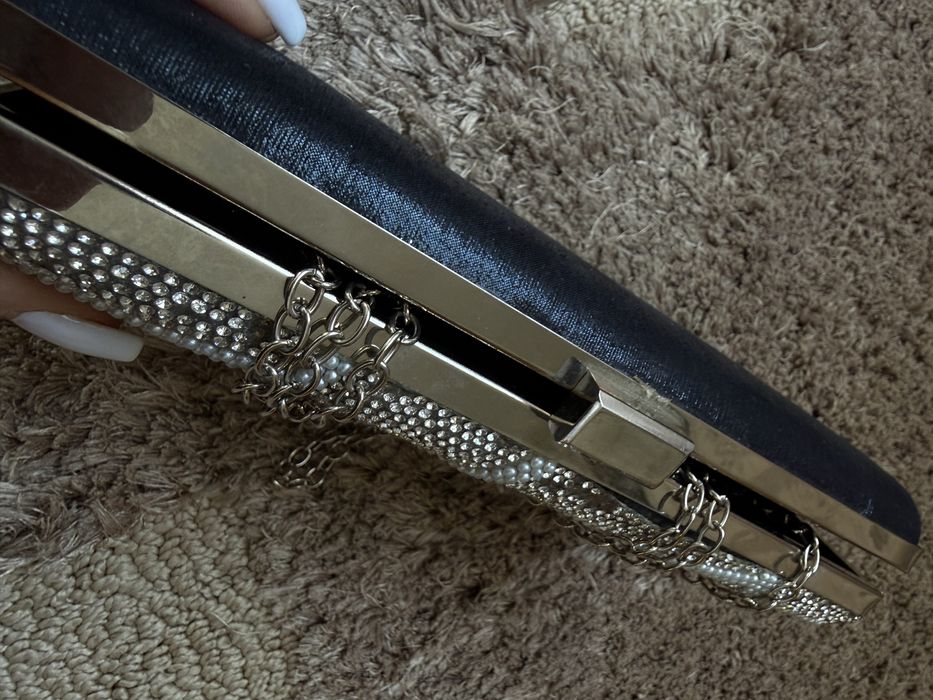 Святковий клатч з камінцями