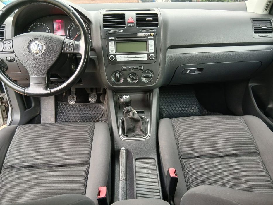 Volkswagen  Golf  5(v) 1.4 tsi