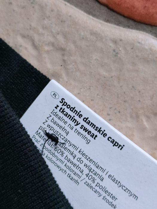 Spodnie czarne do kolan nowe