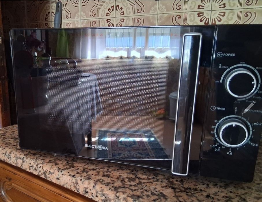 Micro-ondas ainda com garantia