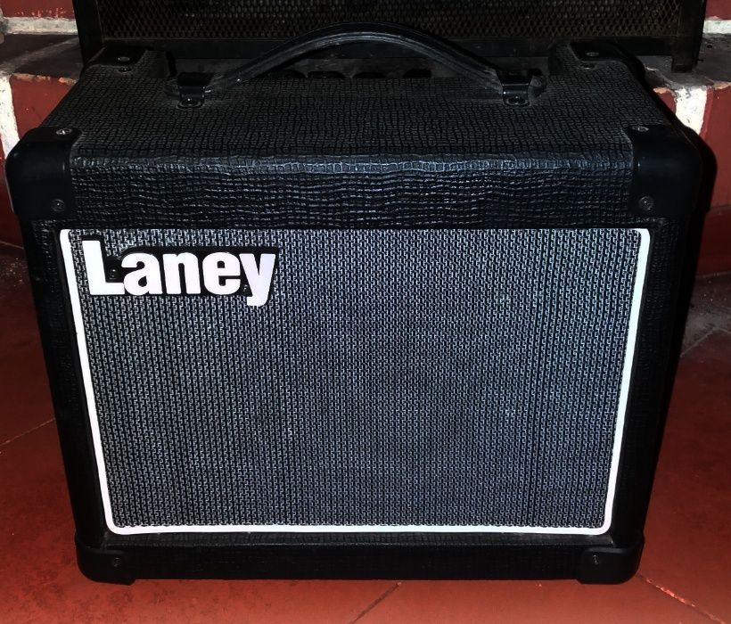 Guitarra Eléctrica Academy, Amplificador Coluna de Guitarra Laney LG12