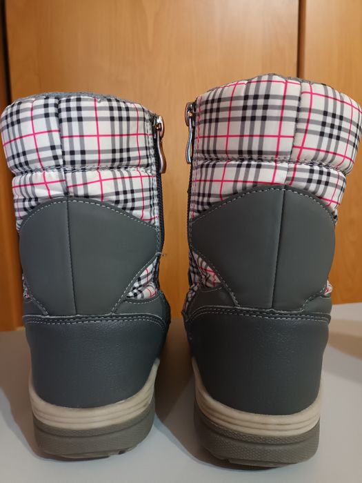 Продам зимние термо ботинки B&G 30р