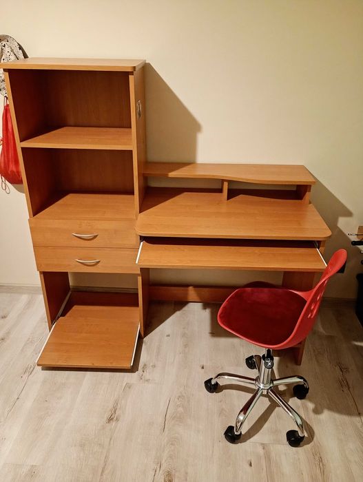 Sprzedam biurko z regałem i fotel
