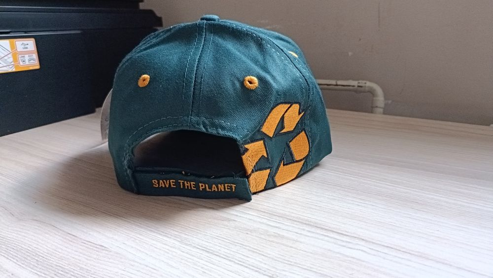 Czapka z daszkiem z Eco materiałów