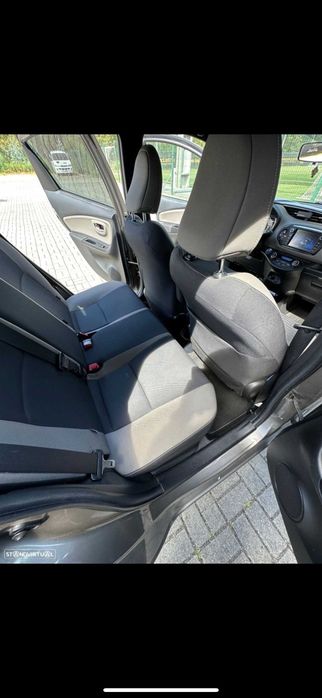 Toyota Yaris Hybrid Square Collection | Bateria híbrida NOVA com garantia até novembro de 2027