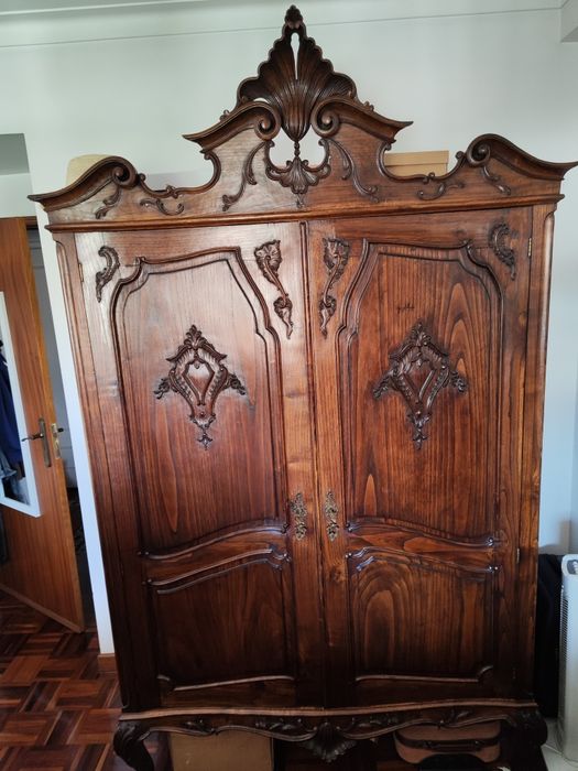 Várias Mobílias antigas