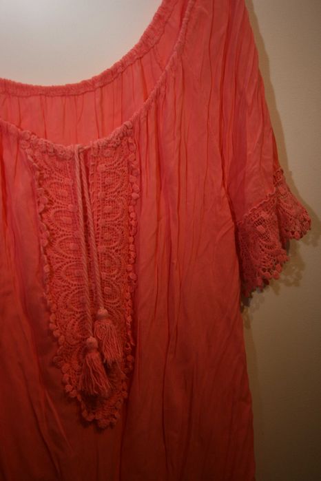 Camisola Rosa com Detalhes em Renda
