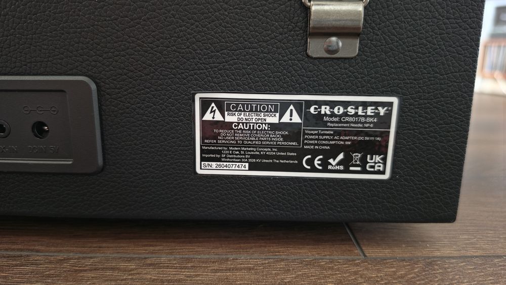 Вініловий програвач Crosley Voyager Black (CR8017B) з Bluetooth, програвач вінілових дисків