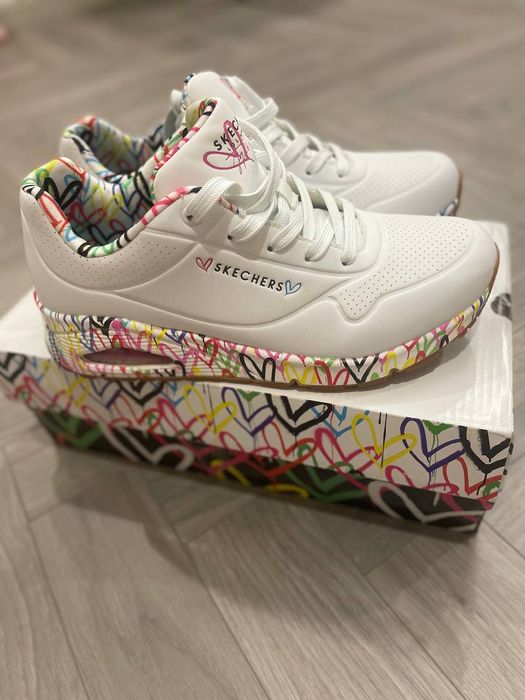 Кросівки жіночі Skechers