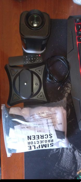 Projetor hd como novo mais tela de parede e suporte de teto