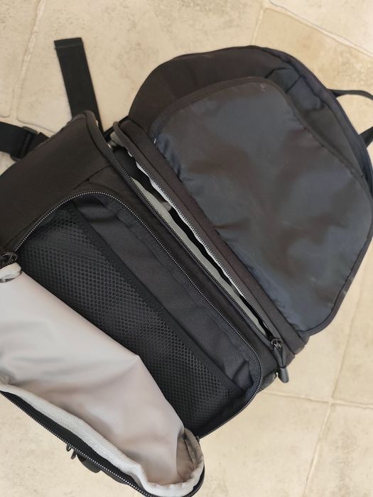 Mochila lowepro para máquina fotográfica e pc