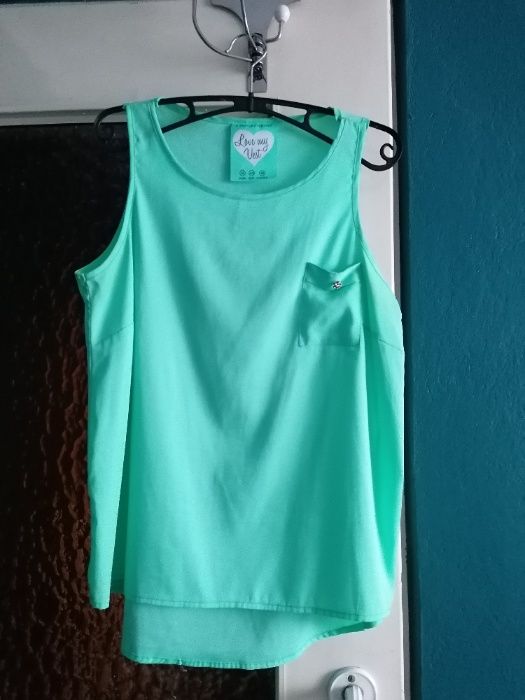 Miętowa zwiewna bluzka na lato