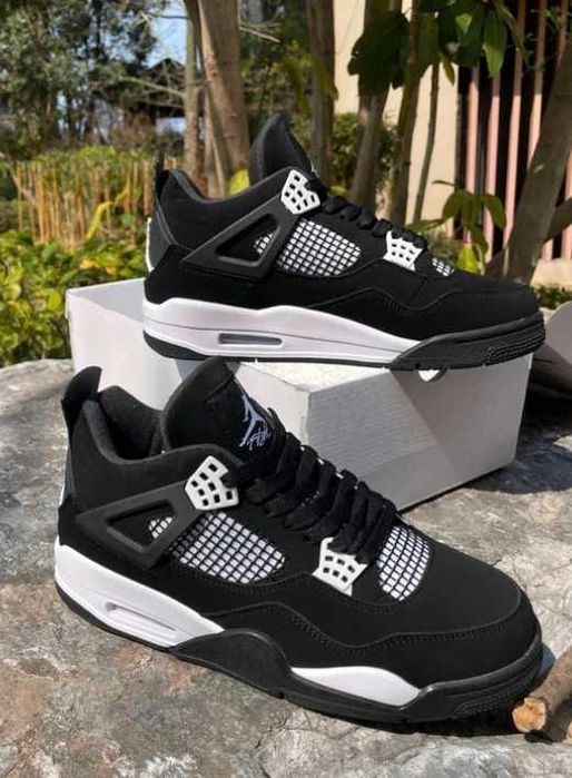 Jordan 4 Retro White Thunder R.43