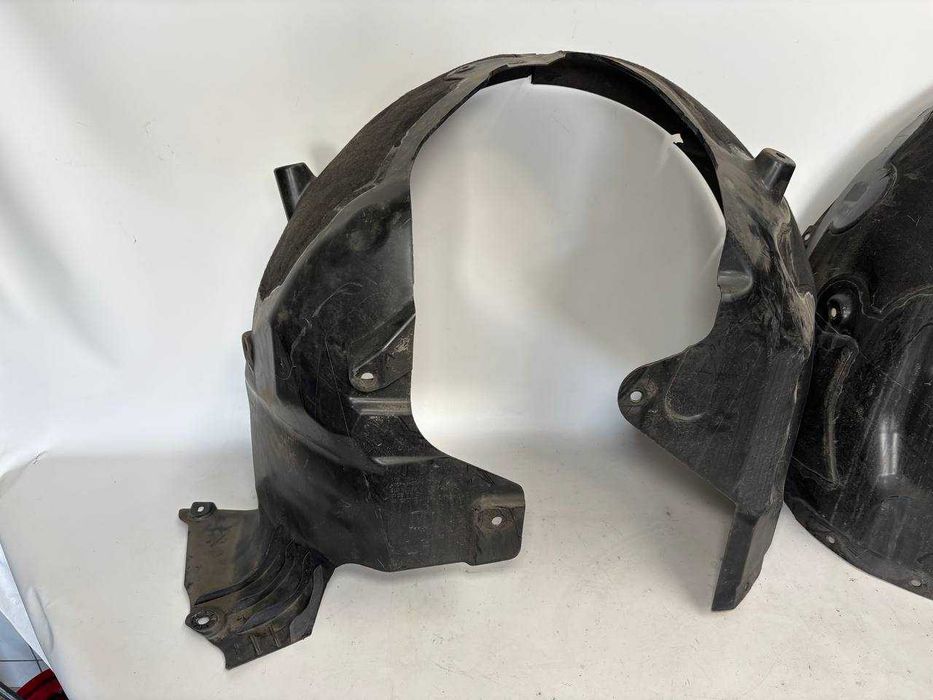 Подкрылки переднийе на Tesla Model 3