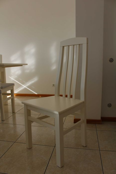 Cadeira de Jantar – Madeira, Cor Branca, Estilo Clássico