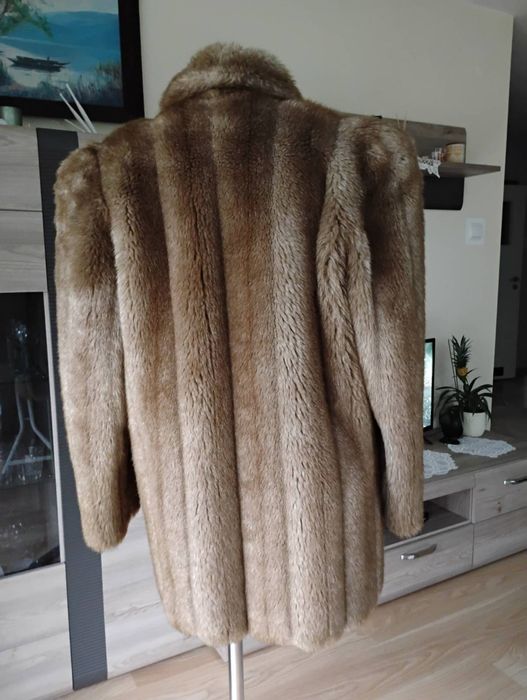 Sztuczne beżowo-brązowe futerko Made in USA r. 40 42