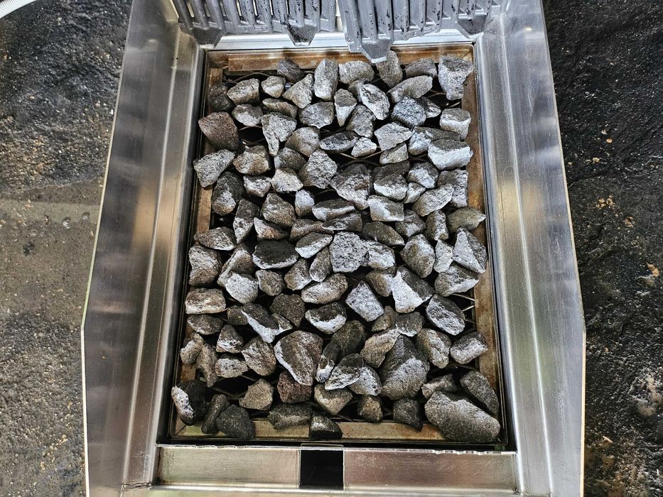 Grelhador a gás com pedra lávica