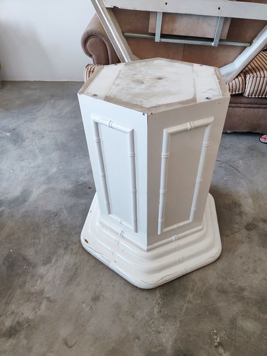 Mesa de sala com 5 cadeiras usadas