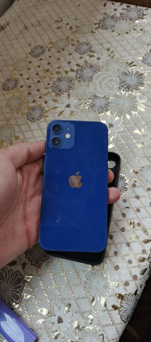 iPhone 12 Mini не включается