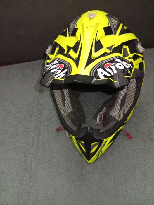 Capacete airoh usado