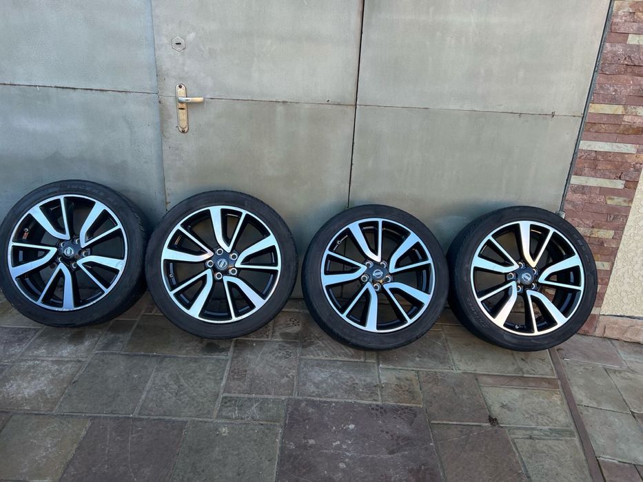 Диски з шинами Nissan Qashqai 225/45 r19