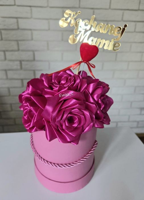 Flower Box „Kochanej Mamie”  Pudrowe róże handmade | Elegancki prezent dla mamy
