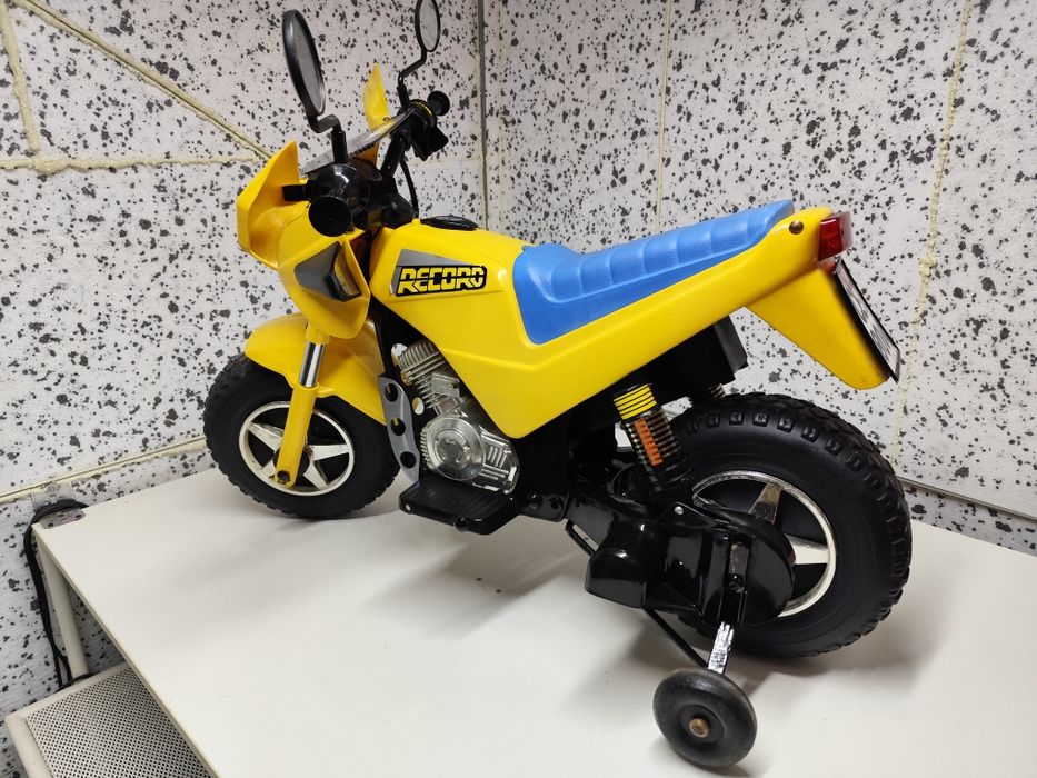 Motor,pojazd na akumulator dla dzieci Retro