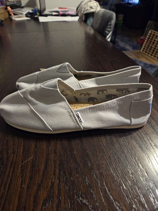 szare espadryle damskie, klasyczny model TOMS