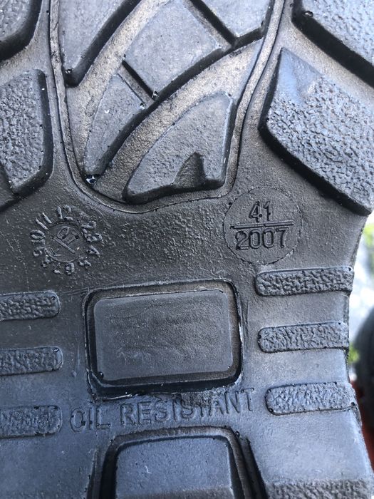 Vendo botas de biqueira de aco novas numero 41 .