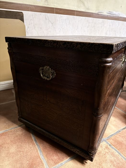 Arca Bau em Madeira para desocupar