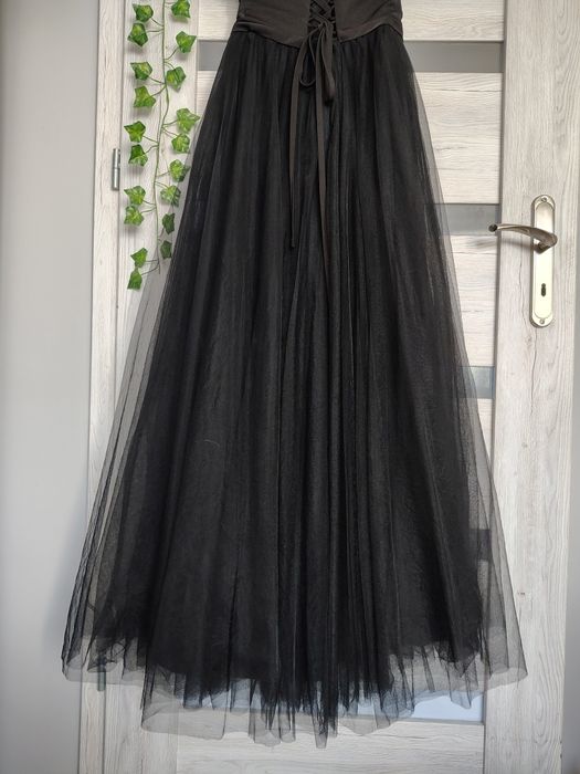 Piękna suknia wieczorowa, na studniówkę, półmetek, wesele. rozm. 38 M