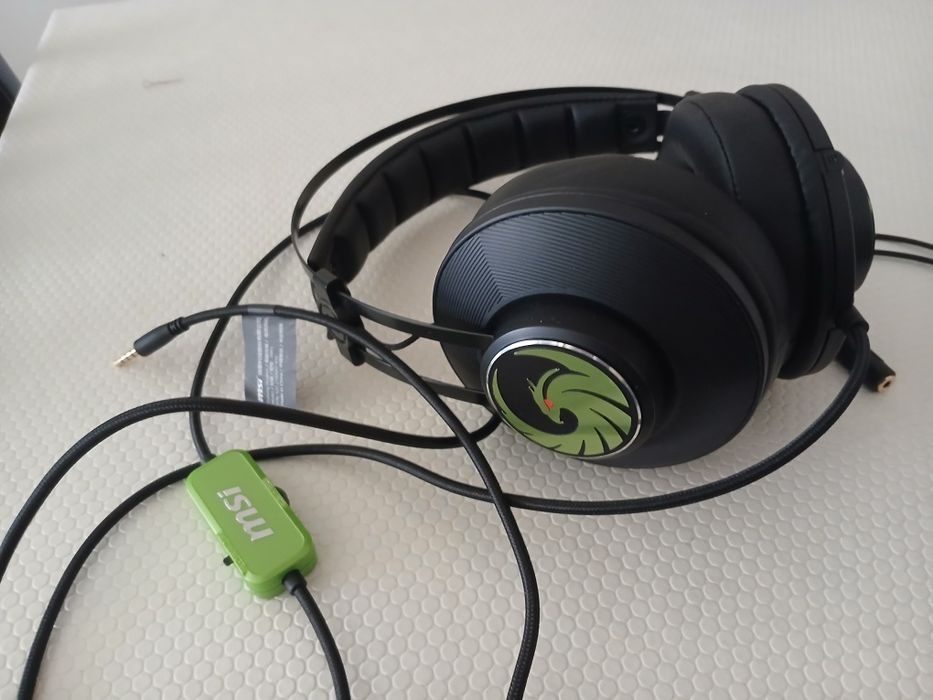 Trust Keyboard and MSI Gaming Headset452423200591718405