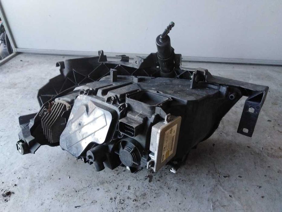 BMW 3 E90 E91 Lift Lampa Przód Prawa Xenon