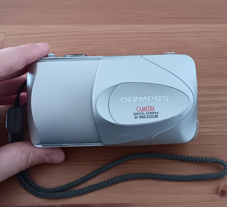 Câmera digital Olympus D560